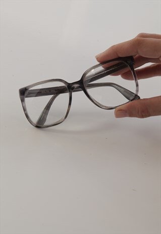 VINTAGE ROW EYEWEAR. MADE IN UNITED KINGDOM