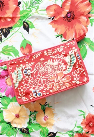 RED BATIK PRINT WASH BAG