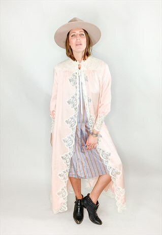 1970S NIGHT ROBE