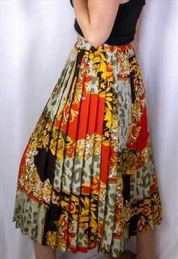 Regal motif print skirt