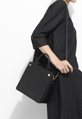BLACK LEATHER SHOULDER BAG
