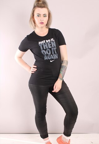 VINTAGE NIKE T-SHIRT