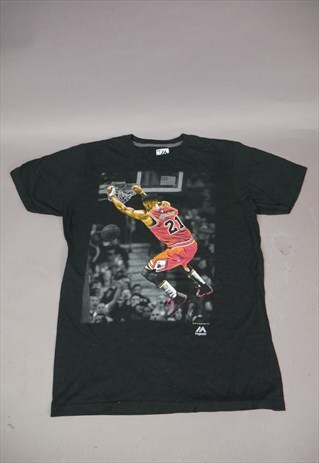 VINTAGE CHICAGO BULLS JIMMY BUTLER GRAPHIC T-SHIRT IN BLACK