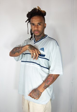 ADIDAS VINTAGE T SHIRT