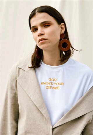 HS LOGO TEE WITH 'GOD KNOWS YOUR DREAMS' GRAPHIC