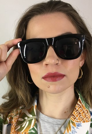VINTAGE INSPIRED OVERSIZE BLACK WAYFARER SUNGLASSES