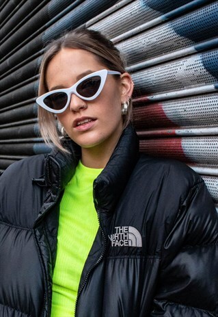 CAT EYE SUNGLASSES IN WHITE