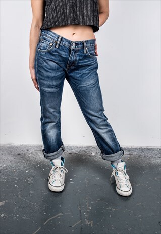 VINTAGE HIGH-WAISTED LEVI'S BLUE MOM JEANS
