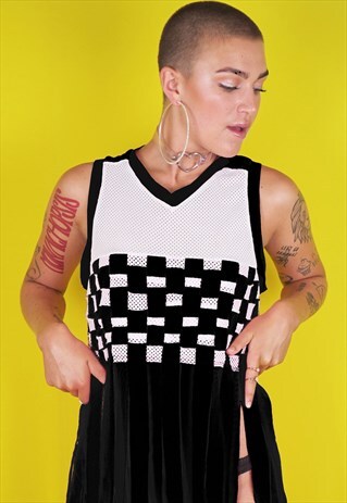 EXCLUSIVE FESTIVAL FRINGED 90S BASEBALL STYLE CROP TOP
