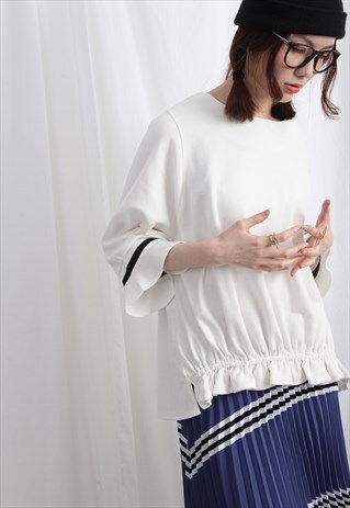 (KOREAN) CONTRAST STRIPED TRIM BELL SLEEVE JERSEY TOP