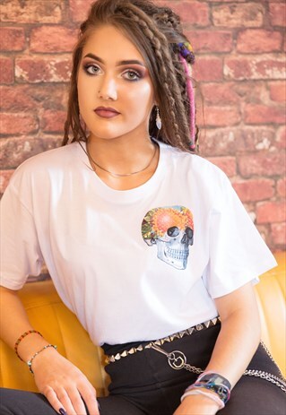 POCKET TEE IN WHITE WITH SUNFLOWER SKULL PRINT