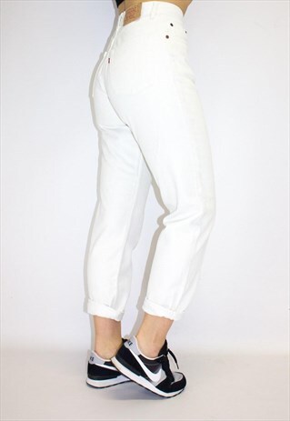 90'S PREMIUM VINTAGE OFF WHITE LEVI'S JEANS