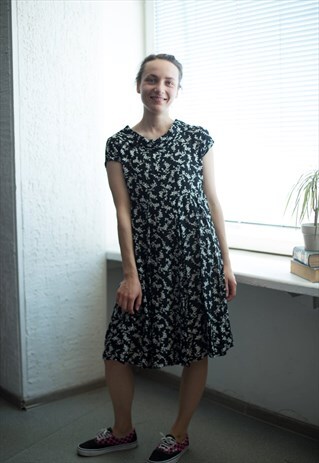 VINTAGE 90'S BLACK FLOWER PATTERNED MIDI DRESS