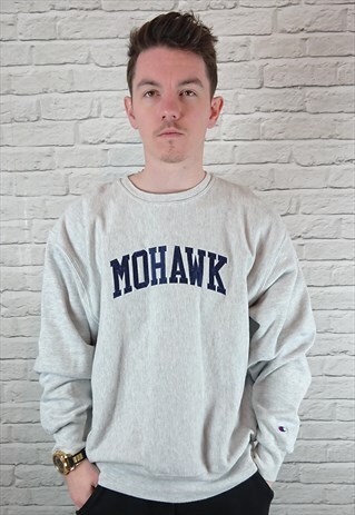 CHAMPION VINTAGE SWEATSHIRT SIZE LARGE