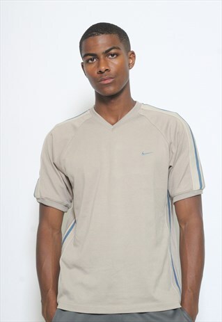 VINTAGE NIKE V-NECK T-SHIRT