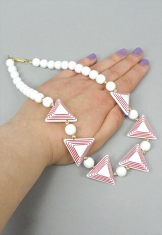 VINTAGE BEADED NECKLACE