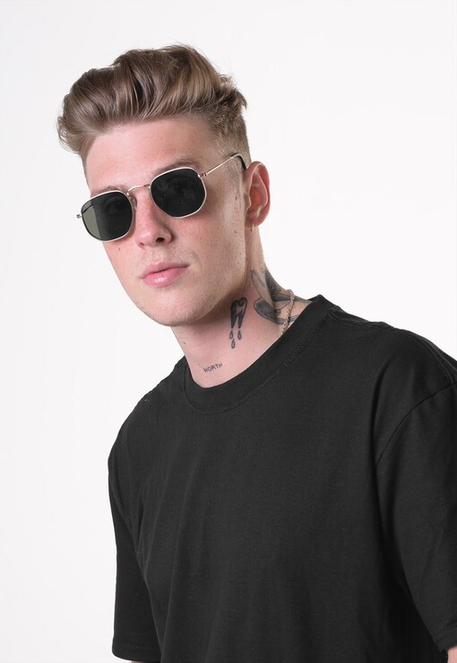 garment image