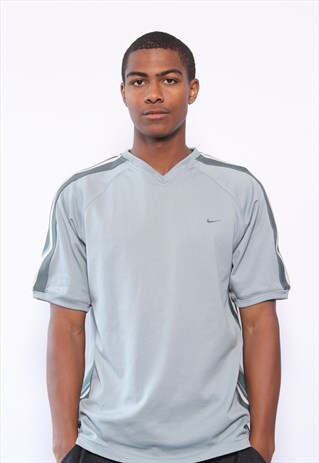 VINTAGE NIKE LOGO T-SHIRT GREEN
