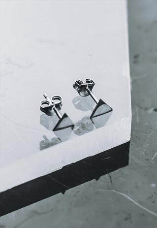 TRIFECTA TRIANGLE - STUD EARRINGS