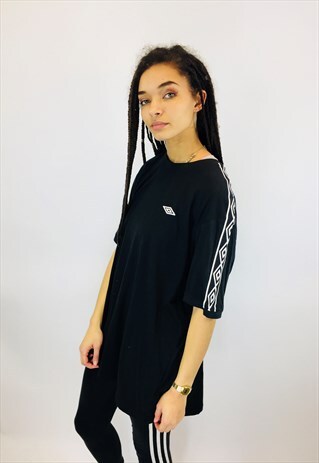 VINTAGE UMBRO 90S T SHIRT
