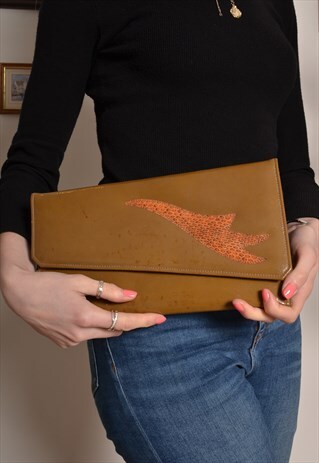 VINTAGE PATENT LEATHER CLUTCH BAG IN TAN BROWN