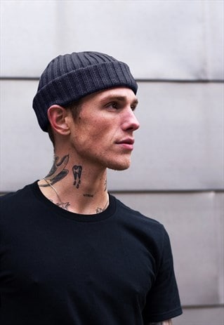 TURN UP CUFFED RIBBED BEANIE HAT - NAVY BLUE