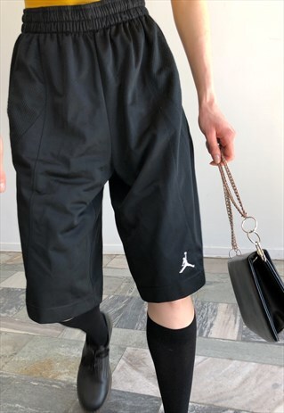 VINTAGE NIKE JORDAN UNISEX BLACK SHORTS WITH LOGO