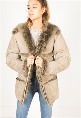 LAST UNIT SALE / VINTAGE 80S WINTER SHEEPSKIN COAT