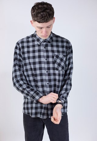 VINTAGE 90'S BLACK AND GREY CHECK SHIRT