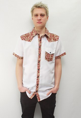 VINTAGE 90' AMAZING COOL CLASSIC WHITE SHIRT WITH ORNAMENT