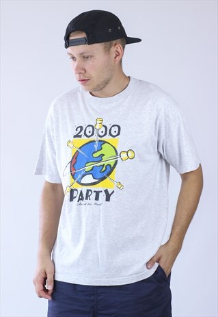 MENS VINTAGE NEW YEAR 2000S PARTY BIG LOGO T-SHIRT