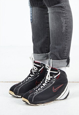 VINTAGE BLACK WHITE NIKE HI-TOPS TRAINERS