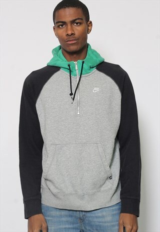 VINTAGE NIKE HOODIE