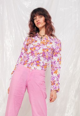 Vintage Shirt 70s Weird Flower Print Top in White Purple