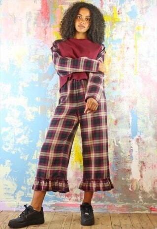 CROPPED TROUSERS WITH FRILLS IN MAROON CHECK