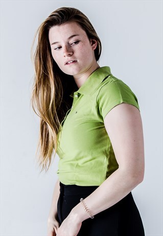 VINTAGE 90S TOMMY HILFIGER POLO SHIRT IN GREEN