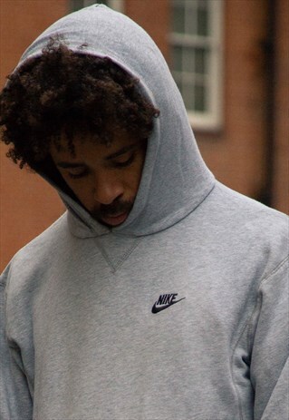 VINTAGE NIKE HOODIE IN A CLEAN GREY