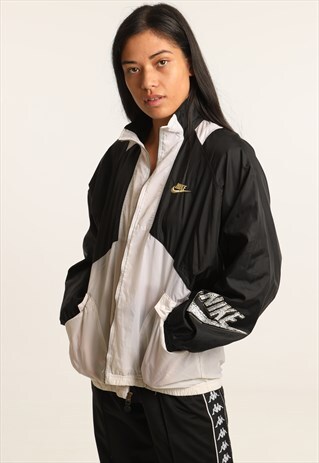 VINTAGE NIKE LIGHTWEIGHT JACKET