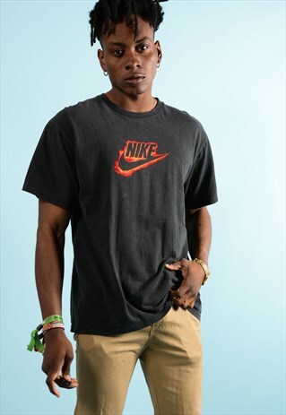 VINTAGE NIKE T-SHIRT