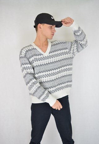 VINTAGE WHITE GRAPHIC 80'S SWEATSHIRT