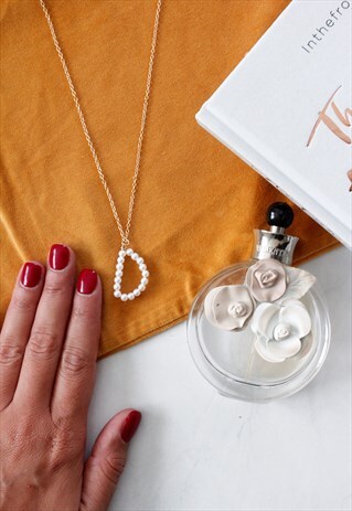 PEARL MONOGRAM INITIAL 'D' GOLD CHAIN STATEMENT NECKLACE