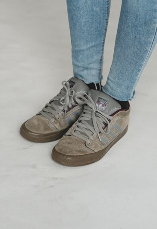 VINTAGE 90S GREY TRAINERS