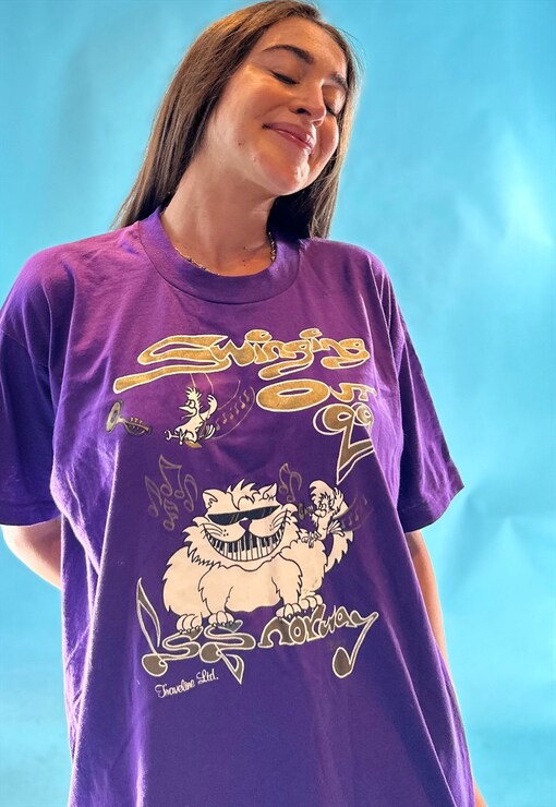 Pre-owned T-shirt In Purple