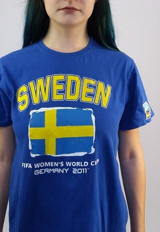 VINTAGE FIFA WORLD CUP SWEDEN OFFICIAL FOOTBALL T-SHIRT