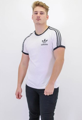 VINTAGE ADIDAS T-SHIRT IN WHITE