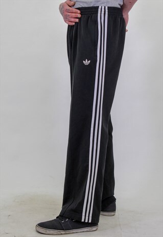 VINTAGE ADIDAS JOGGERS TRACKSUIT BOTTOMS IN BLACK XL