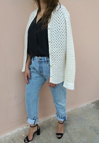 VINTAGE 90S MINIMAL SOFT WHITE CARDIGAN