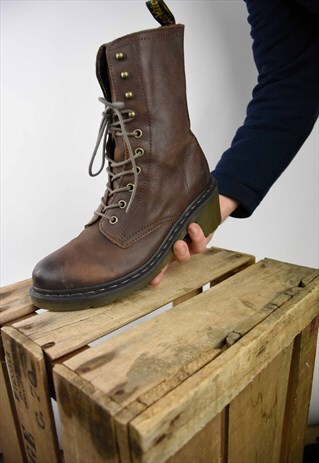 VINTAGE DR MARTENS CASEY BOOT BROWN