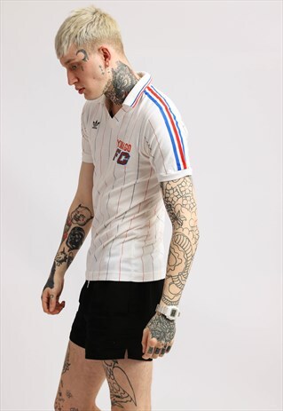 VINTAGE ADIDAS T-SHIRT