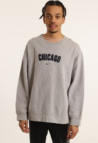 VINTAGE NIKE EMBROIDERED LOGO CHICAGO SWEATSHIRT